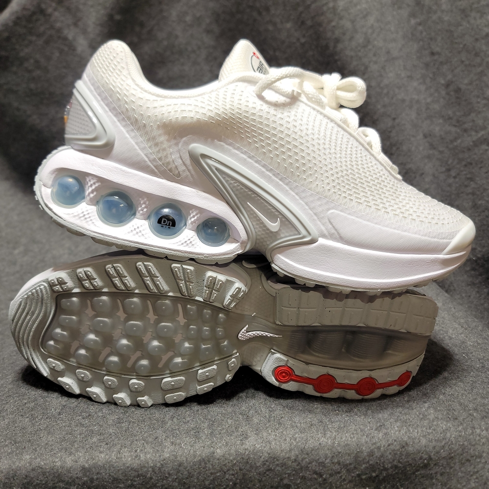 Nike Women's Air Max Dn Premium 8.5